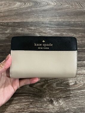 kate spade Staci Colorblock Black and Cream Medium Compact Bifold Wallet